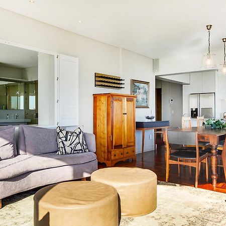 Backup Powered Sea View Apartment On The Promenade 开普敦 外观 照片