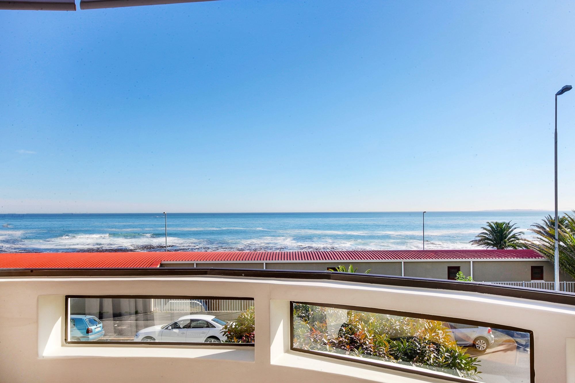 Backup Powered Sea View Apartment On The Promenade 开普敦 外观 照片